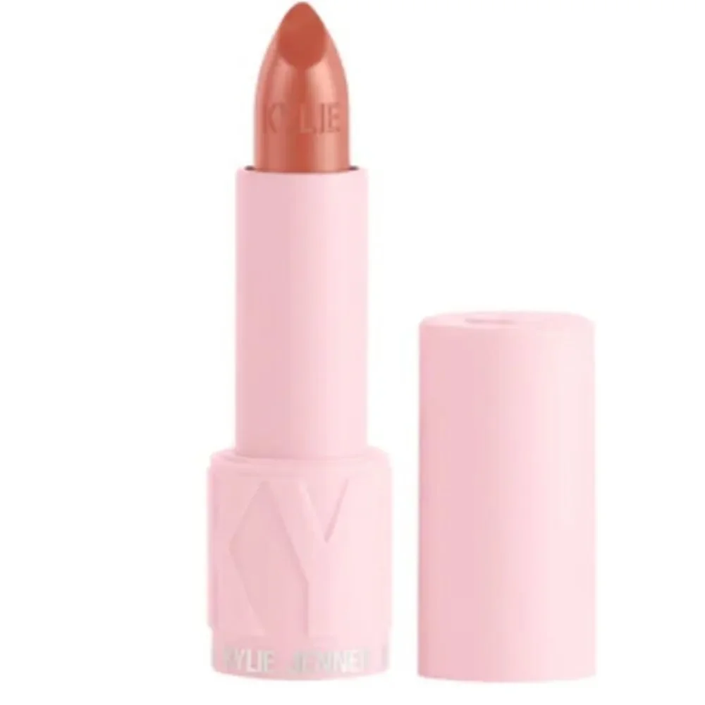 KYLIE JENNER CRÈME LIPSTICK “IF LOOKS COULD KILL” #613